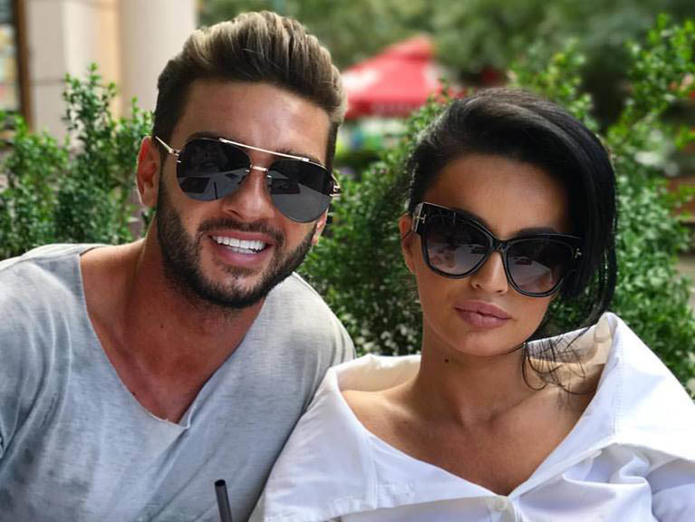 Dorian Popa are o relaţie de mai mult timp cu Claudia, o frumoasă brunetă