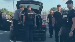 Arbitrii de la FCSB-CFR Cluj, controlați la portbagaj de Jandarmerie. Scene fără precedent la meciul de duminică seara din Ghencea