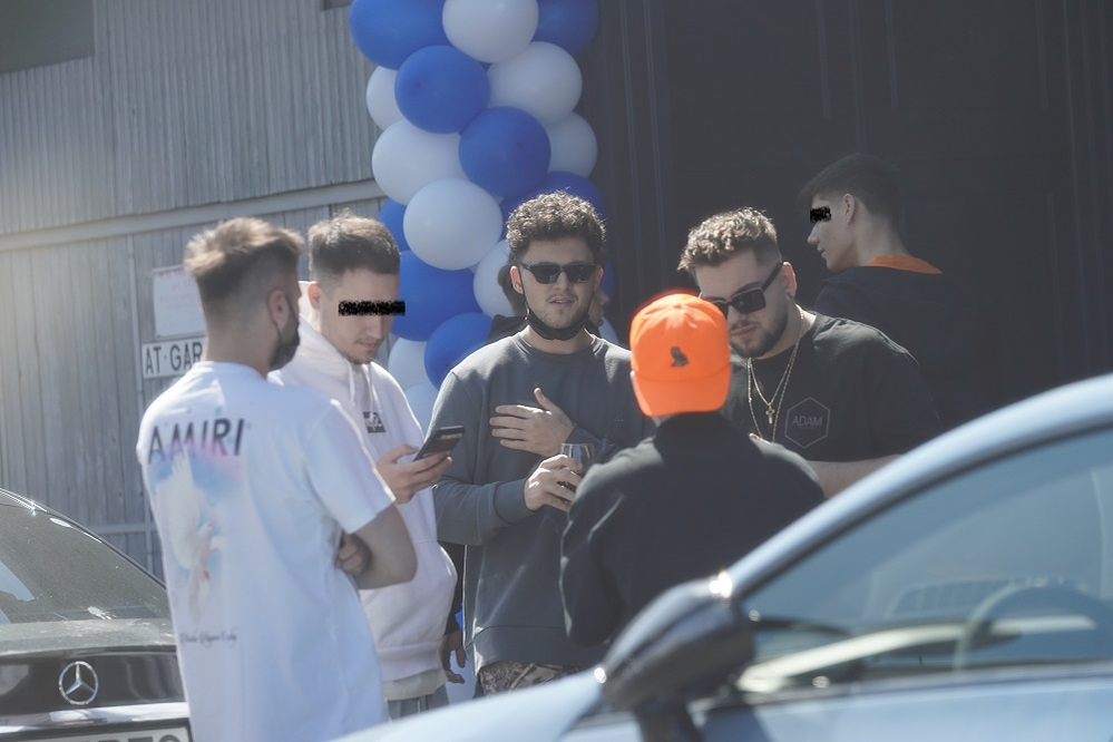 Lino Golden și Mario Fresh, la inaugurarea unei frizerii din Capitală