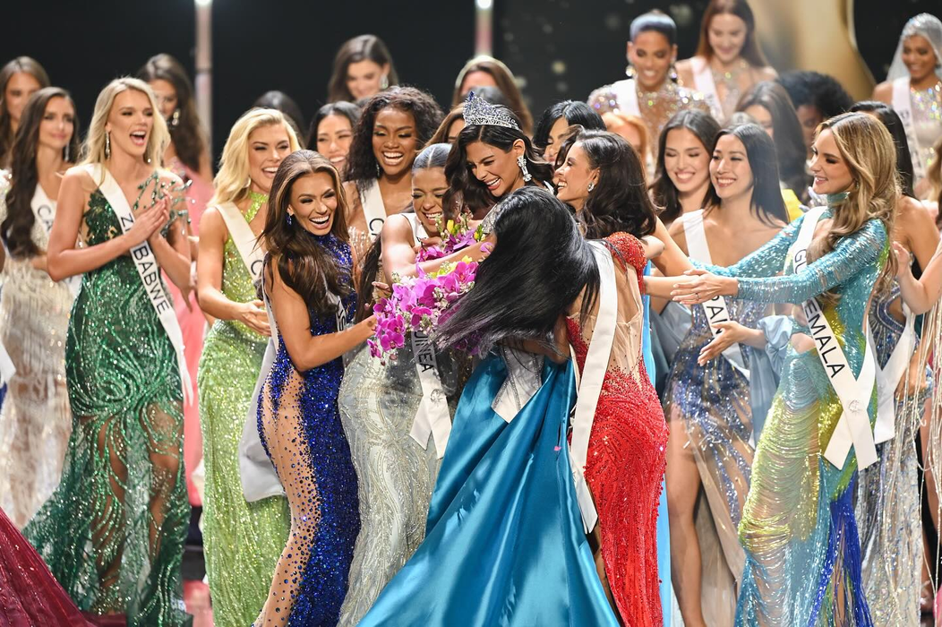 Miss Nicaragua, felicitată de adversarele sale /Foto: Facebook: Miss Universe