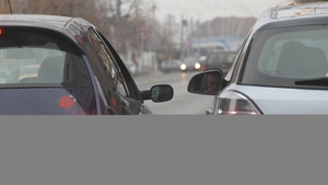 Pe una a platit-o, pe alta a plimbat-o! Mihai Constantinescu face "tranzactii" in plina strada!