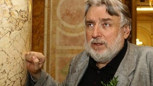 Judecatorii au impartit averea lui Adrian Paunescu. Cine a moştenit cea mai mare parte