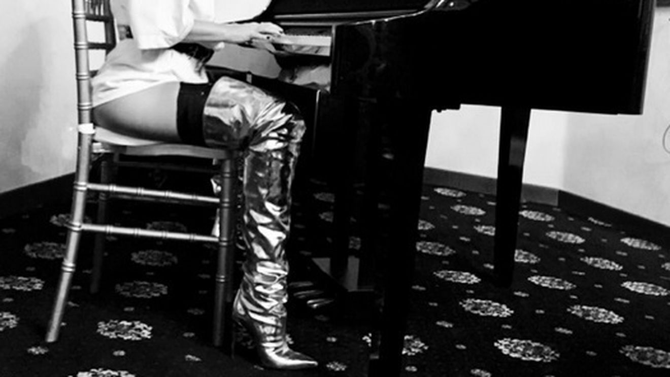 Corina Bud iubeşte din nou! Ce declaraţie i-a făcut noului iubit