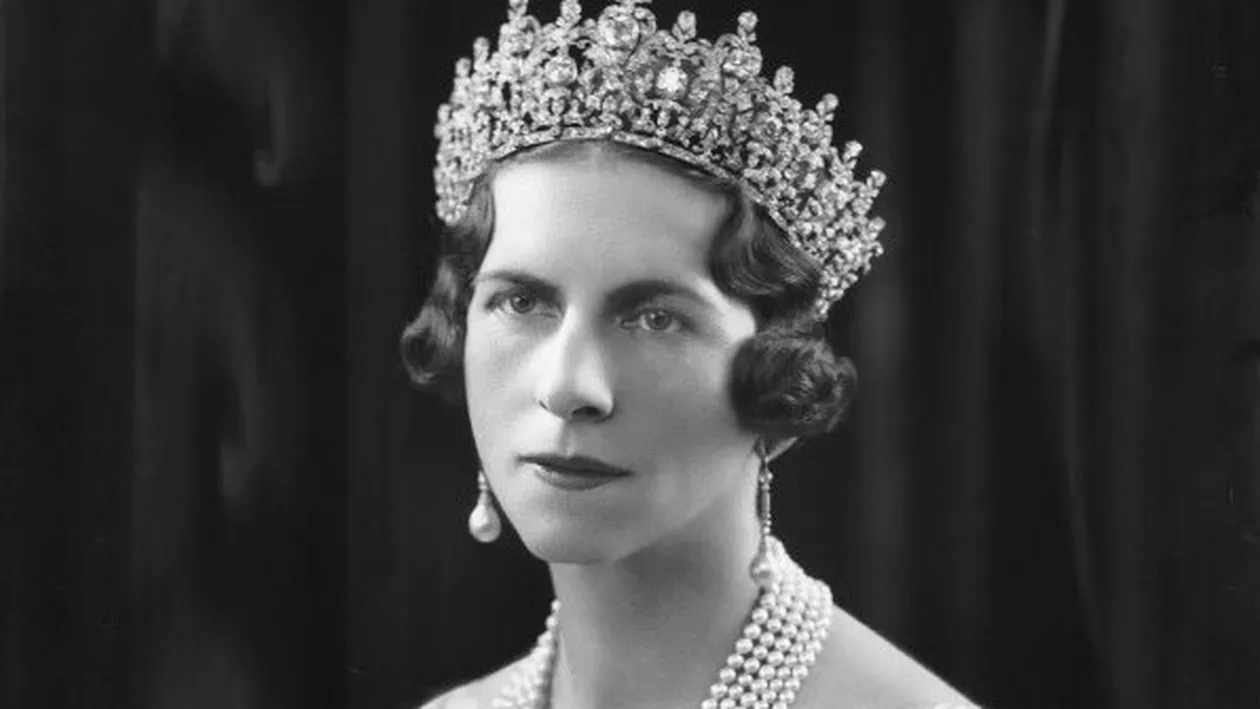 Funeralii Regina mamă Elena. De ce trebuie să duci doar flori albe