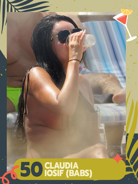 TOP 50 de vedete care ridică paharul în cinstea voastră, în costume de baie! Anna Lesko, Gina Pistol, Delia, Daniela Crudu… Cu cine ciocniți?