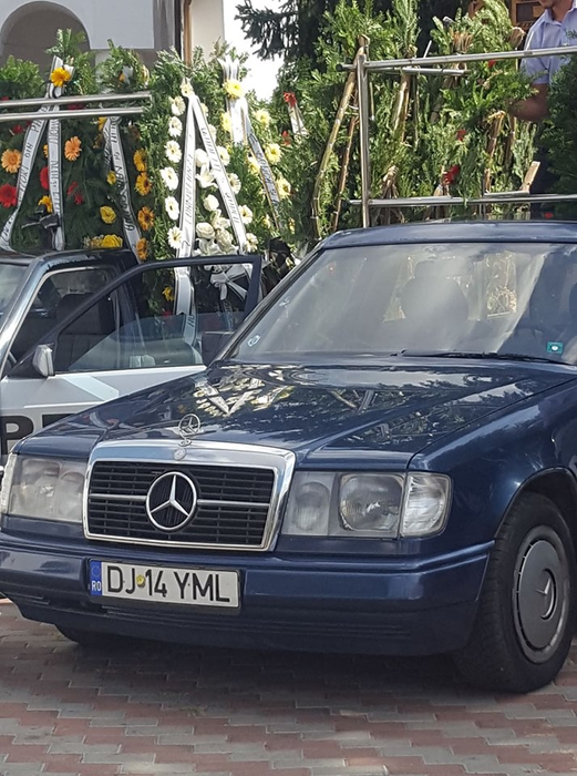 EXCLUSIV. Singurele imagini de la înmormântarea iubitului Oanei Radu! Mama lui Alin, strigăt de disperare: „Mumă, ce rău i-ai făcut!”