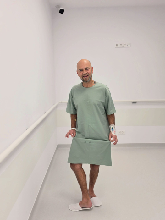 Cosmin Seleși, pe patul de spital. Prezentatorul TV a suferit o intervenție chirurgicală