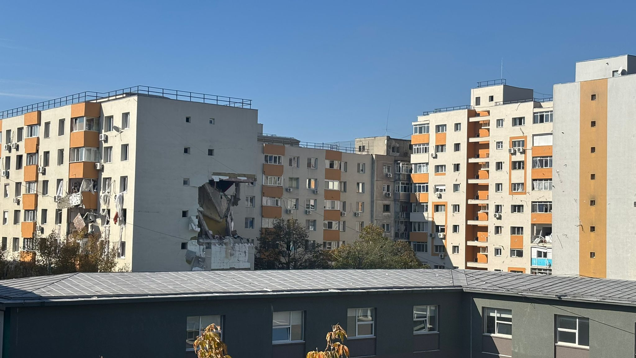 Explozie puternică într-un bloc de 8 etaje din cartierul Rahova/ sursă foto: ISU București