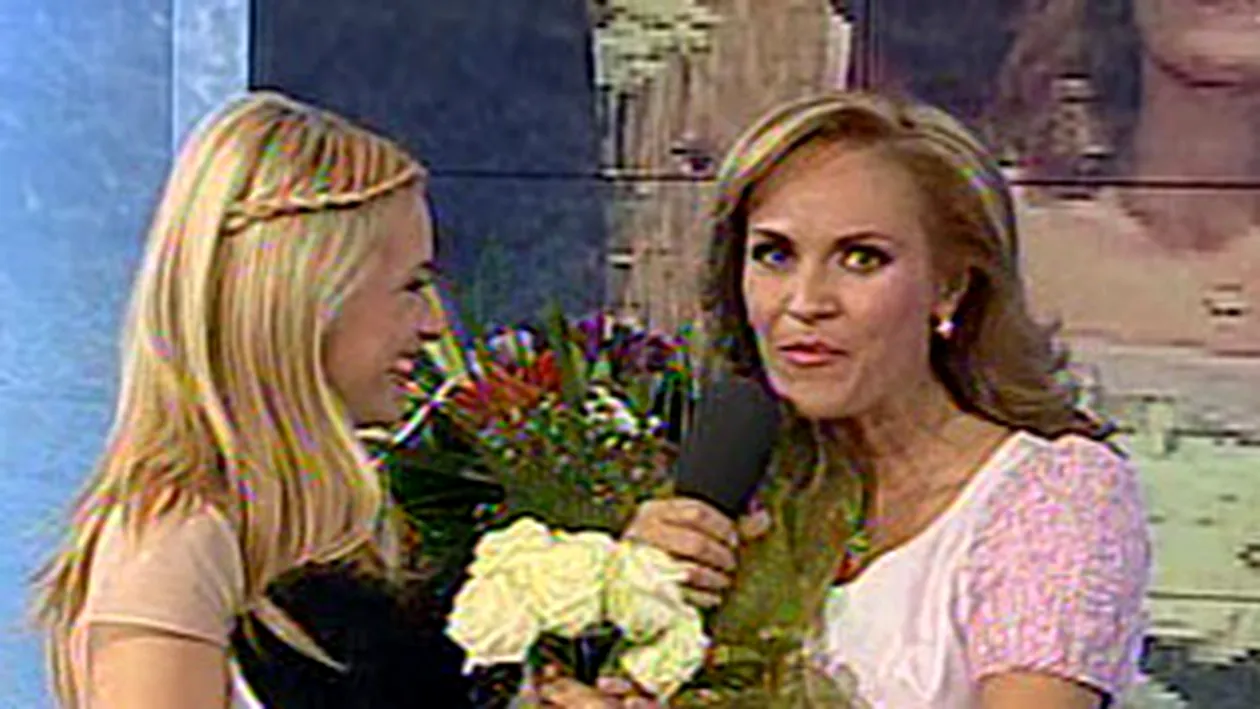 Gabi Firea i-a aruncat buchetul Simonei Gherghe! Iti urez sa te mariti cat mai curand