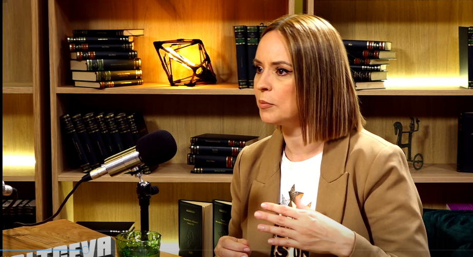 În ce condiții ar reveni Andreea Marin la "Surprize, surprize" (Foto: captură podcast)