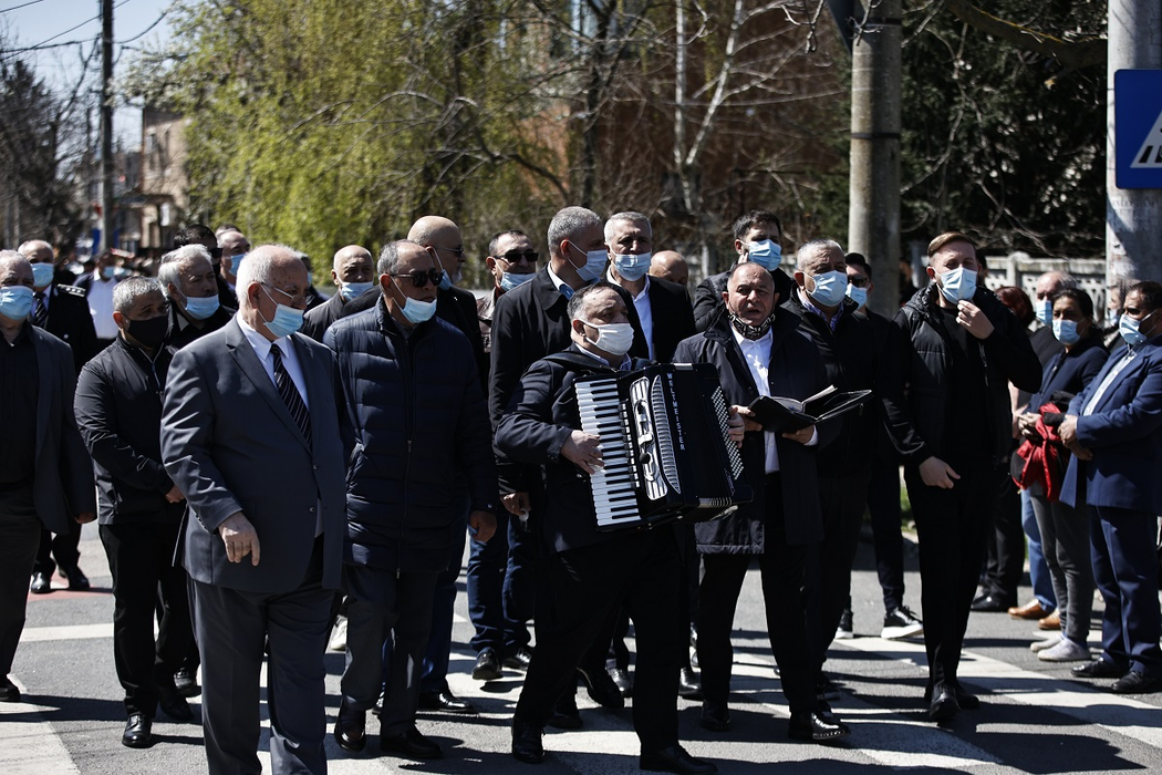 Detaliile tulburătoare care nu s-au văzut la înmormântarea lui Gabi Luncă