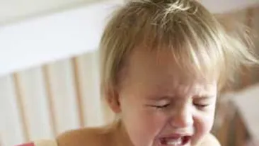 SOCANT! Un bebelus de doi ani, violat de trei baieti de 11, 13 si 15 ani!