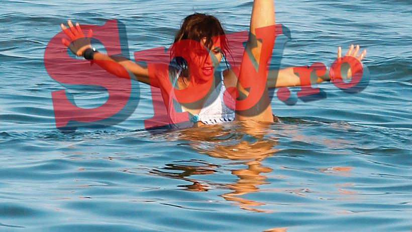 Vesela, teribila, sexy, mobila si sensibila! Scene necenzurate cu dansatoarea Andreea Popescu, dezlantuita pe plaja!