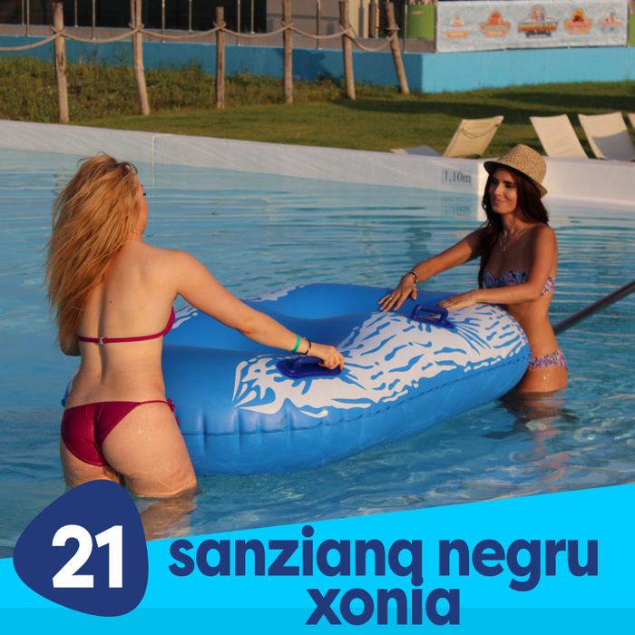 Sânziana Negru și Xonia, sexy pe plajă