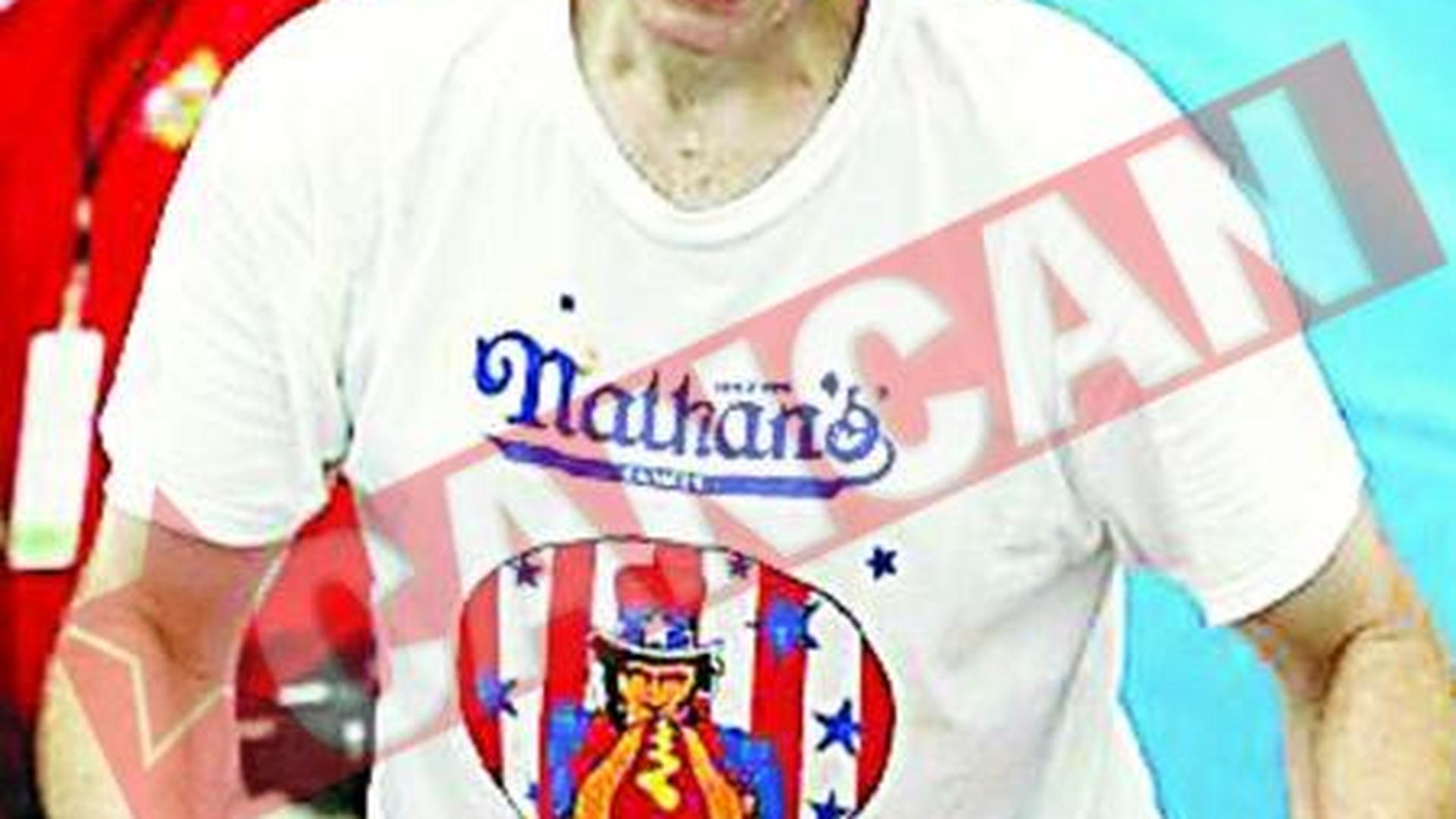 A mancat 59 de hotdogi in zece minute