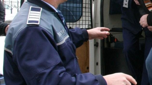 Bucureşteanul care a spus că este membru ISIS şi a anunţat că este o bombă în sediul Secţiei 8 de Poliţie, reţinut