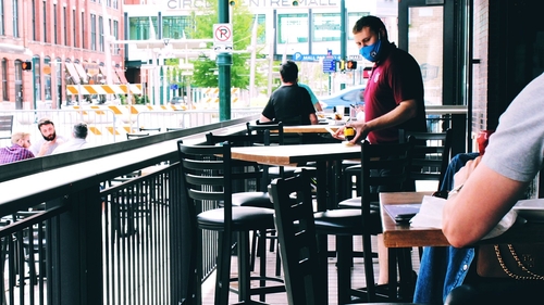 Decizie de ultimă oră în Ilfov! Restaurantele, cafenelele și sălile de jocuri de noroc se închid