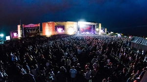 Aparitie neobisnuita la un festival de muzica din Capitala! Spectatorii au avut un soc atunci cand au vazut-o pe aceasta tanara