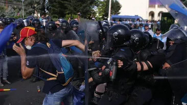 Un medic specialist a explicat care sunt riscurile reale ale gazelor lacrimogene folosite de Jandarmerie!