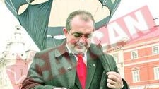 Demagogul Boc, privilegiile si culturismul