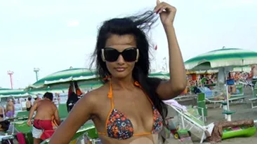 Mirela Chirila le-a dat emotii salvamarilor din Italia! Nu stie sa inoate, dar s-a dus in larg cu colacul