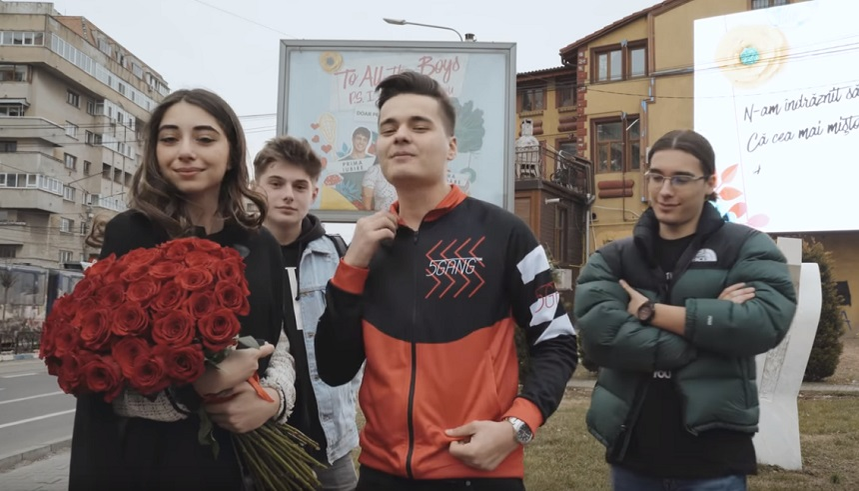 Selly a demonstrat că este numărul 1! I-a făcut iubitei o surpriză ca în filme, de Ziua Îndrăgostiților: „Îmi tremură picioarele”