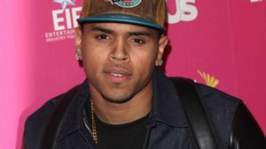 Aroganta incredibilă a fostului iubit al Rihannei! Chris Brown si-a vopsit masina după modelul de pe pantofii sport preferati!