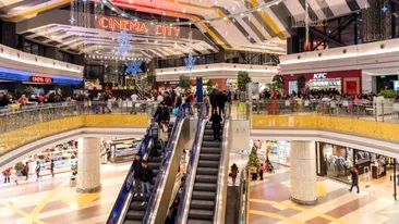 Ministrul Economiei așteaptă evaluarea: când se vor redeschide mall-urile