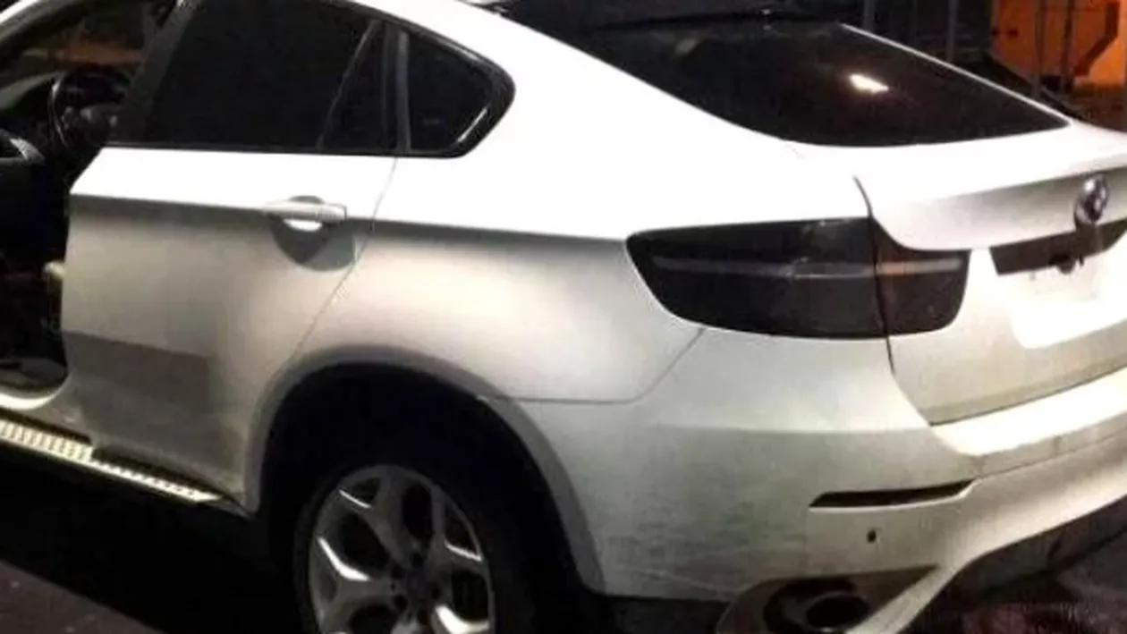 Pățania ciudată a unui român care a vrut să intre cu un bolid de lux în țară