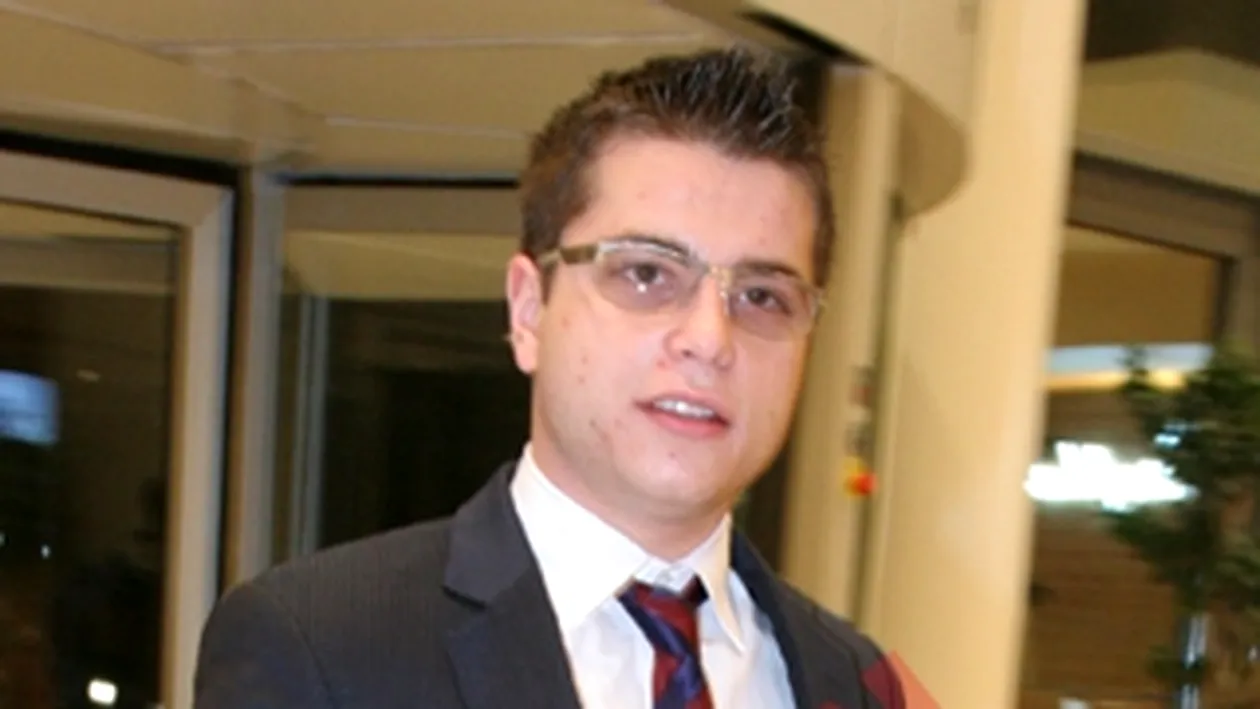 VIDEO Prigoana: I-am zis: Ia-ti, mai, cravata violet! El, nimic: Batman, Batman!