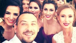 ŞTEFAN STAN, selfie cu buchetul de mireasă! ”Îţi place cu...”