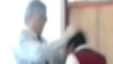 Anchete în Botoșani după ce un profesor de religie ar fi lovit un elev cu capul de perete