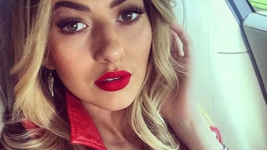 Lidia Buble are o sora BOMBA SEXY. Lucreaza ca make-up artist, iar artista vrea sa o faca vedeta