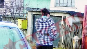 Si-a injunghiat tatal pentru a-si apara mama