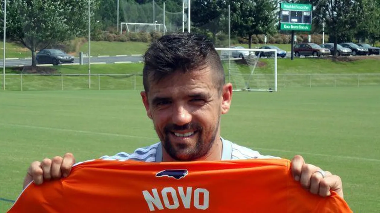 Momente de groază la un meci de fotbal! Un jucător a făcut INFARCT! Dus la spital, acesta a ...