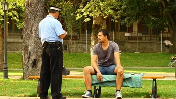 500 amendă pentru toți românii care fac acest gest rușinos în public. Mulți nu cred că este greșit
