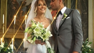 Laura Cosoi a povestit, în premieră cum a fost cerută de soţie. Totul s-a întâmplat în...biserică! Cum a reacţionat