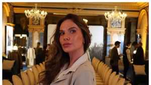 Motivul uluitor pentru care un client i-a returnat comanda Annei Lesko. Artista lucrează manual globuri de Crăciun