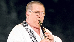 Un barbatul care sustine ca a furat taragotul lui Dumitru Farcas s-a predat! Cu ce suma a fost vandut instrumentul