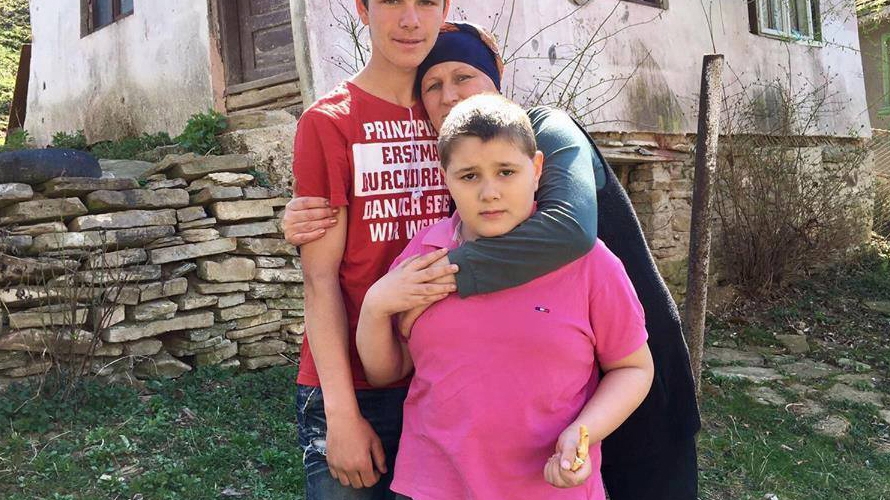 Răsturnare de situaţie în cazul Violetei, la puţin timp după ce echipa emisiunii "Visuri la cheie" i-a refăcut casa! Ce s-a întâmplat cu băieţelul mic, bolnav de autism