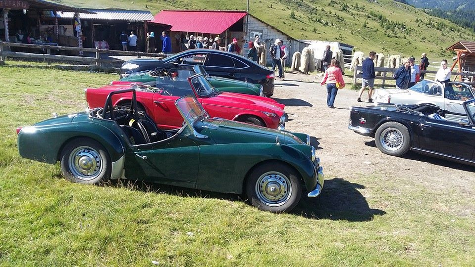 Stâna Ștefanu, de pe Transalpina, este un loc de popas căutat de turiști