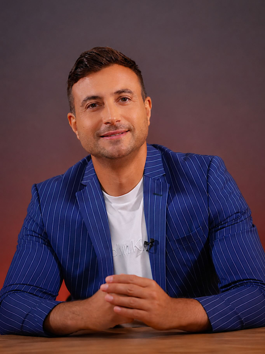 Valentin Sanfira scoate artileria grea la înaintare: „Dacă mai vorbești cu fosta, nu mai ești prieten cu mine”