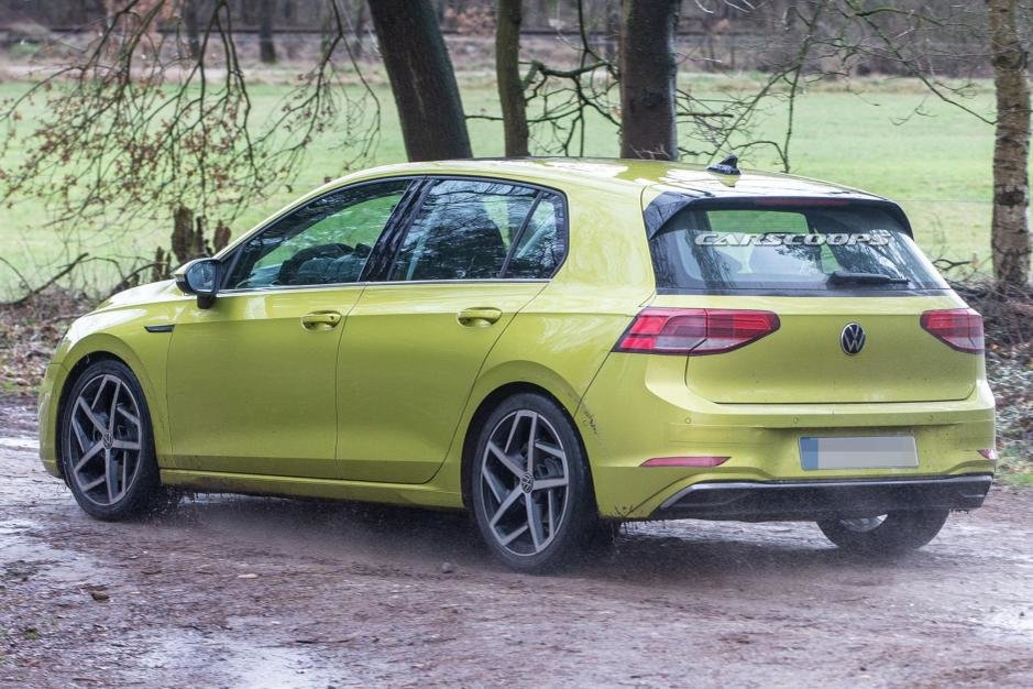 Primele imagini cu noul Volkswagen GOLF 8. Te așteptai la acest design?