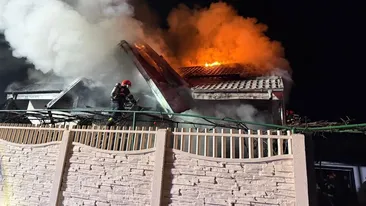 Un preot din Onești a murit, după ce casa i-a luat foc. Soția a ajuns la spital cu atac de panică