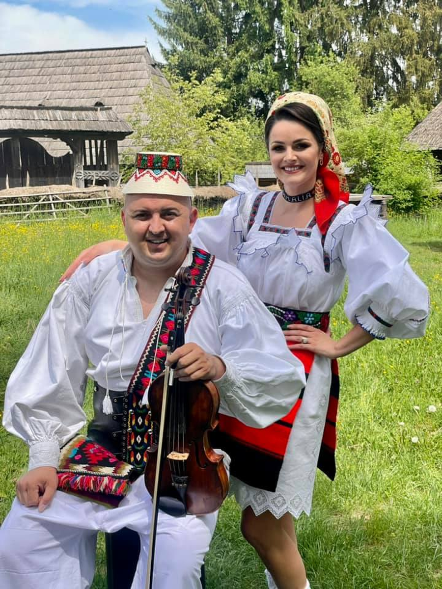 Vasilică și Amalia vor avea gemeni (Foto: Facebook)