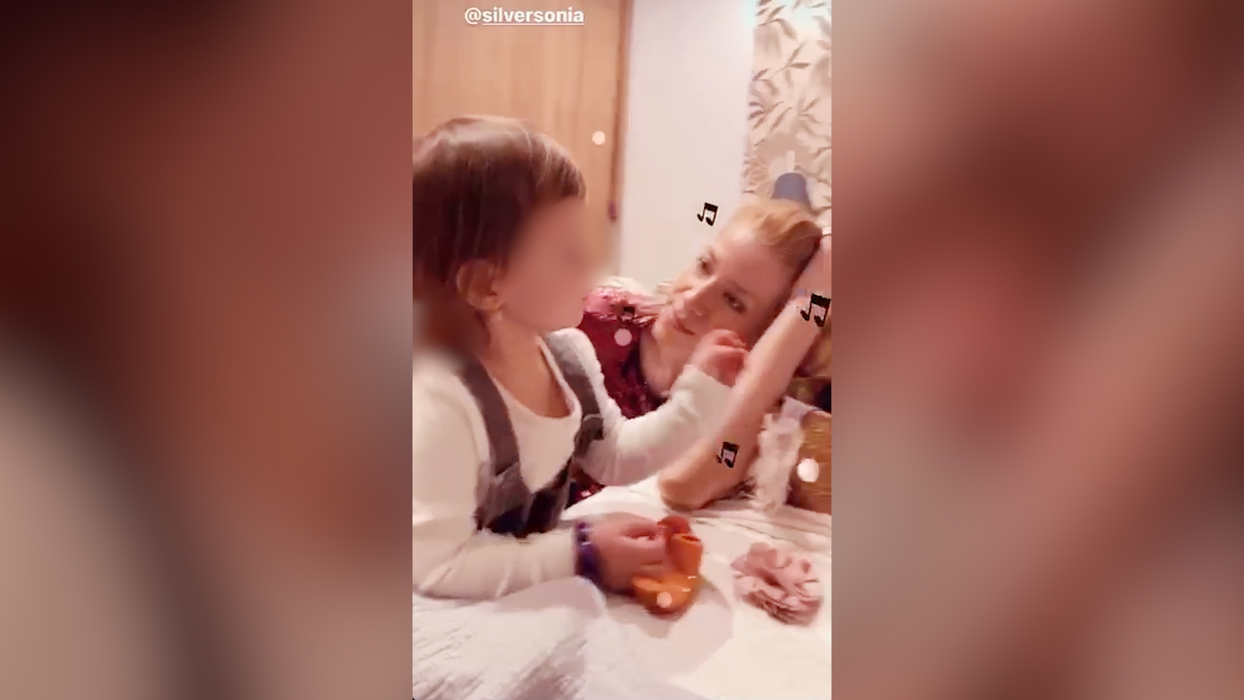Andreea bălan și fiicele ei au petrecut seara de Crcăiun alături de familia lui Tiberiu Argint