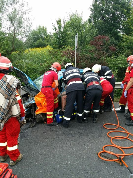 Trafic blocat pe DN1 Braşov – Sibiu din cauza unui accident cu trei victime