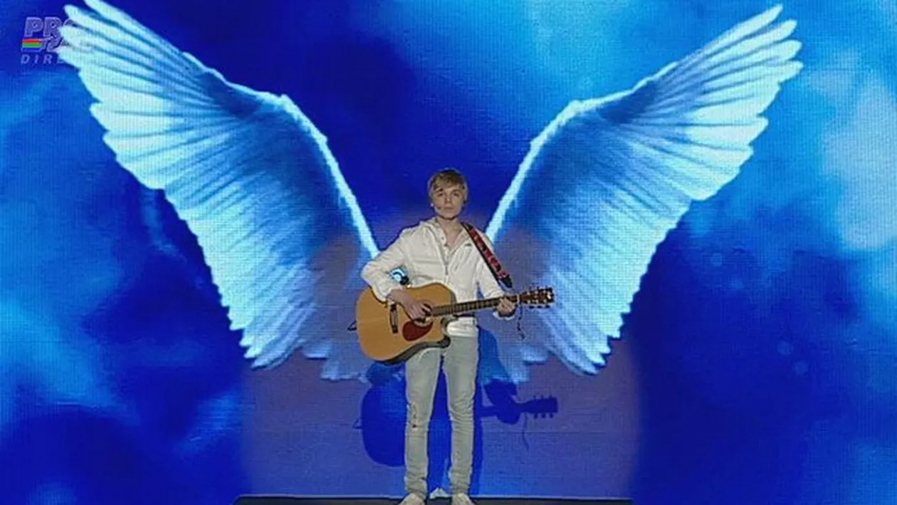 Aparitie angelica la Romanii au talent. Adrian, pustiul care a ridicat sala in picioare. Andi: Cred ca gagicile sunt terminate