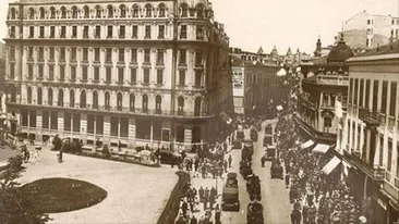 Un monstru își înfige gheara în fabrica realității și începe să-și facă loc