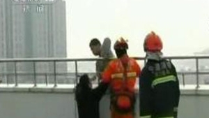 Un chinez a fost salvat in ultima clipa de la suicid